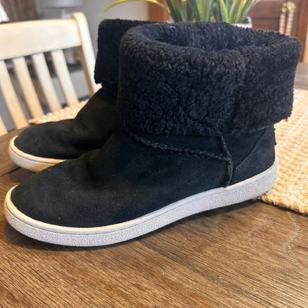 UGG Suede Ankle‎ Boots Sherpa Trim Winter Warm Comfy Black Women's 6.5
